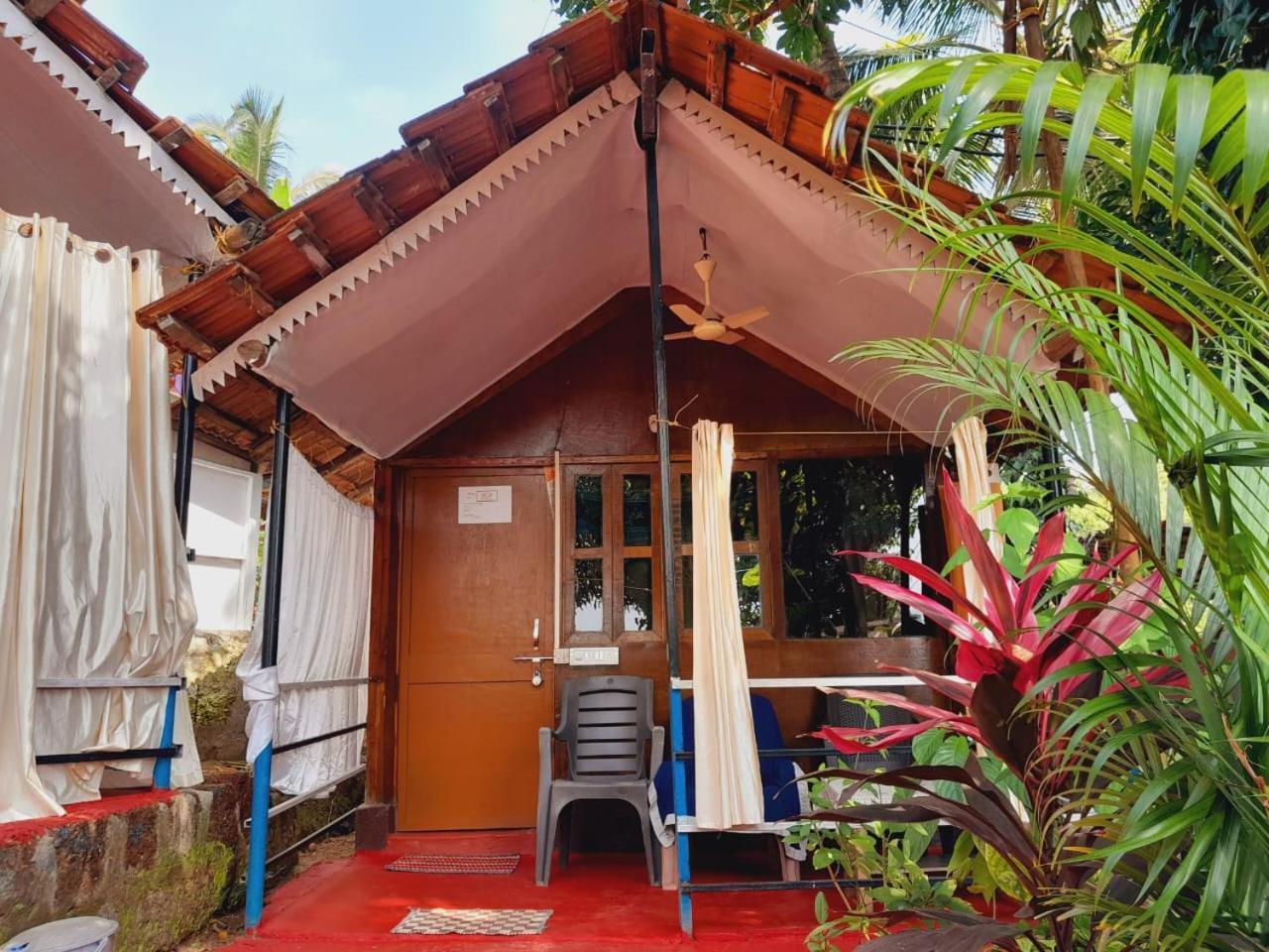 Shiv Sai Huts Hotel Kanakona Szoba fotó